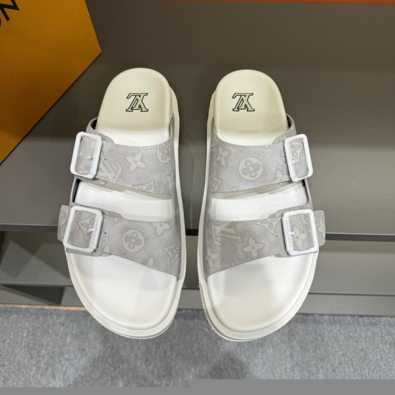 ch**an D*or slippers